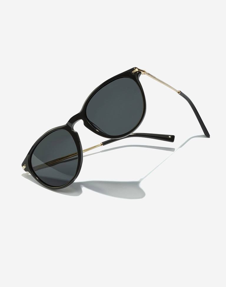 Nos Lunettes de Soleil Hawkers MARK - POLARIZED BLACK DARK