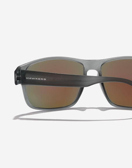 Lentes de sol Hawkers FASTER RAW - DARK GREY SKY