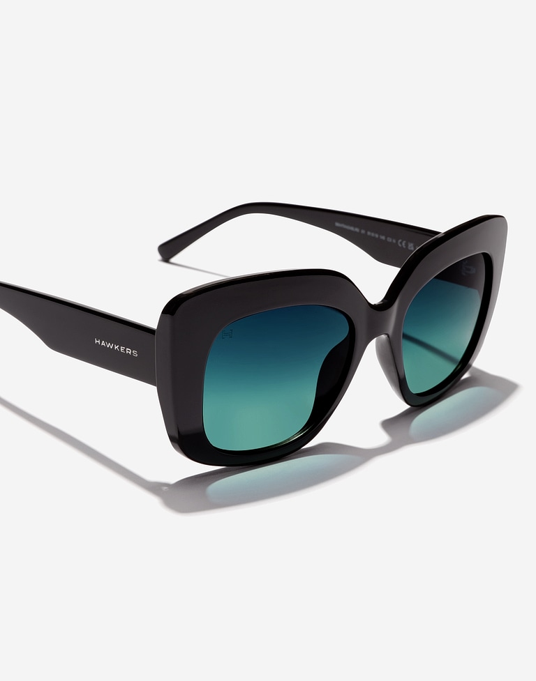 Sunglasses Hawkers TANGO - BLACK BLUE TO GREEN ECO