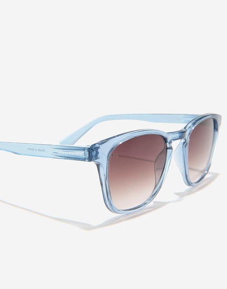Nos Lunettes de Soleil Hawkers CLASSY RAW - COOL BLUE EARTH