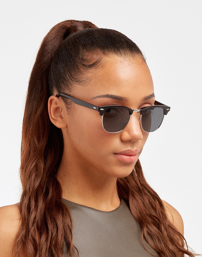 Sunglasses Hawkers CLASSIC BOLD - POLARIZED BLACK GREY