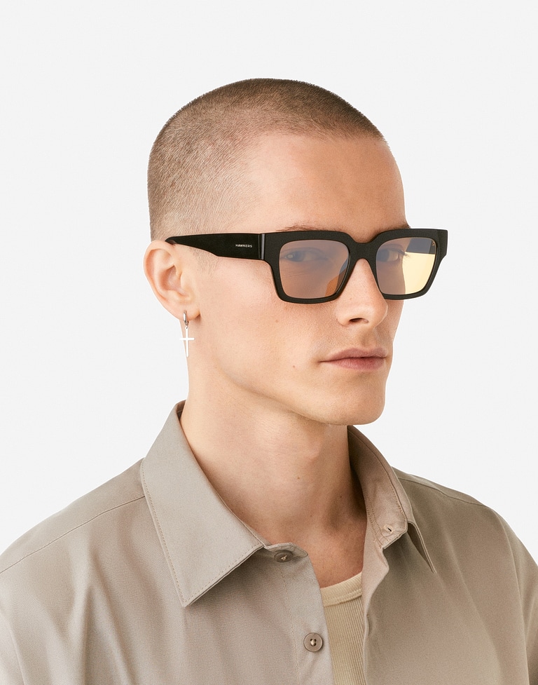 Sunglasses Hawkers MATE - BLACK MUSTARD ECO