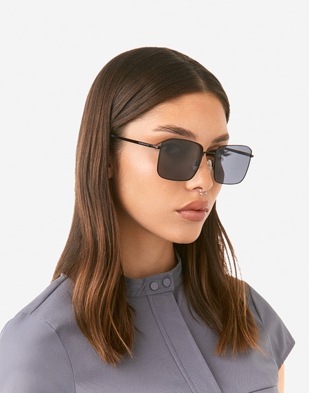 Sunglasses Hawkers IRIS - POLARIZED BLACK DARK