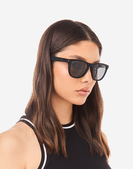 Sunglasses Hawkers ONE RAW CARBON FIBER - POLARIZED DARK