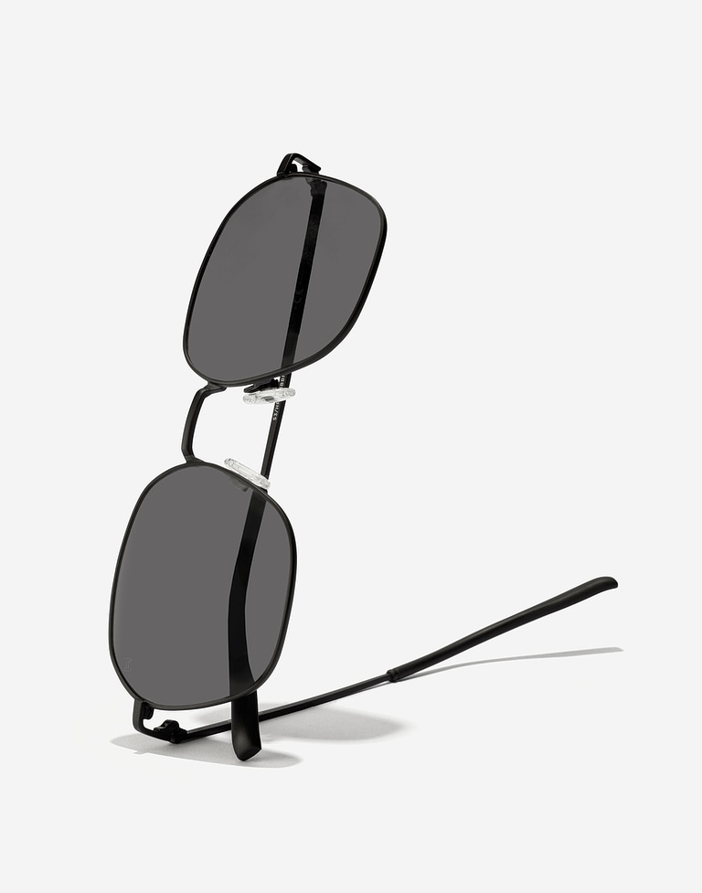 Sunglasses Hawkers RISE - POLARIZED BLACK DARK