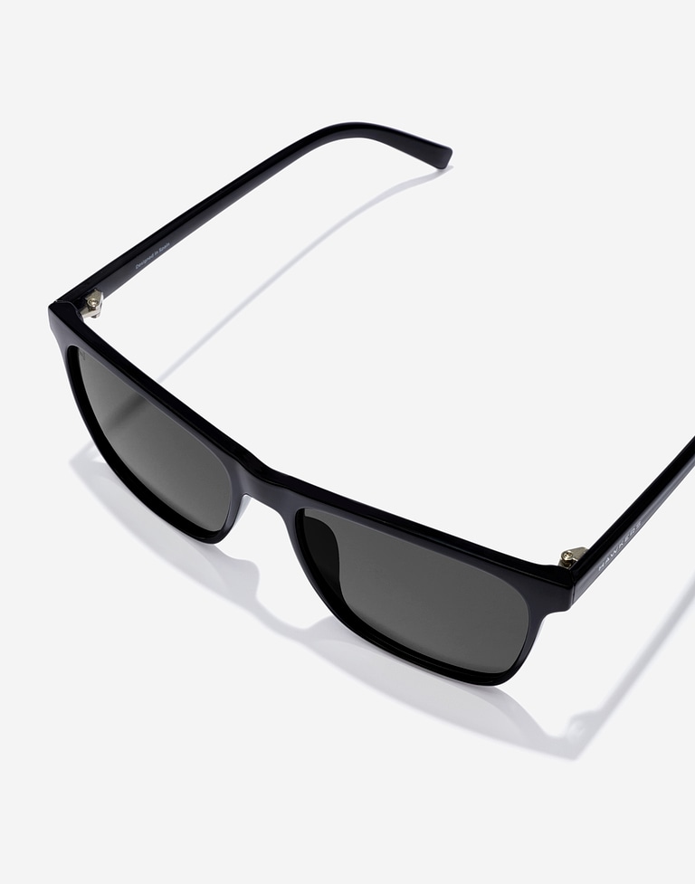 Sunglasses Hawkers WAVE - POLARIZED BLACK DARK