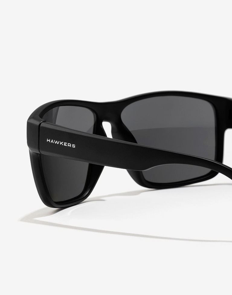 Sunglasses Hawkers FASTER - BLACK DARK