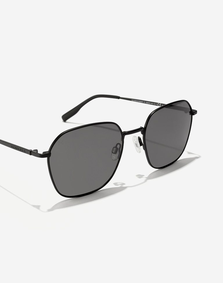 Sunglasses Hawkers RISE - POLARIZED BLACK DARK