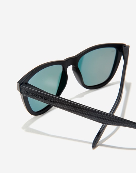 Lentes de sol Hawkers ONE RAW CARBON FIBER - POLARIZED BLACK RUBY