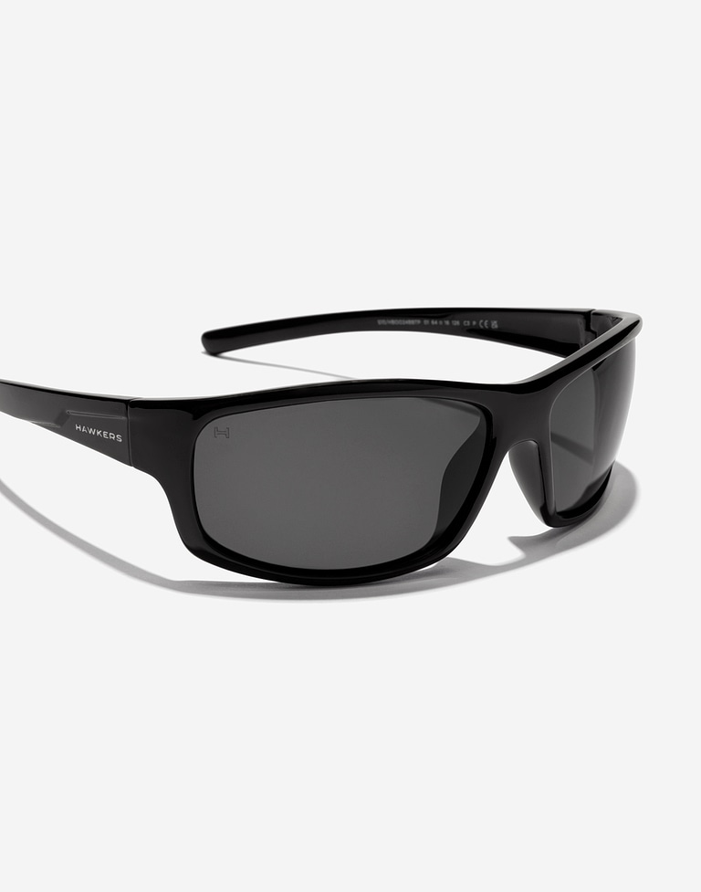 Sunglasses Hawkers BOOST - POLARIZED BLACK DARK