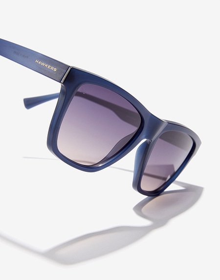 Nos Lunettes de Soleil Hawkers ONE LS RAW - NAVY TRANSPARENT MOON