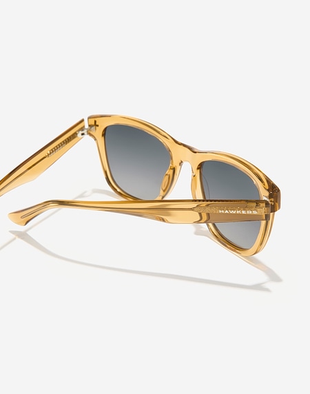 Sunglasses Hawkers ONE PAIR - LIGHT BROWN SMOKY BLACK