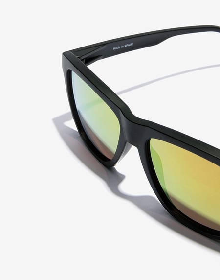 Sunglasses Hawkers ONE LS RAW - BLACK DAYLIGHT