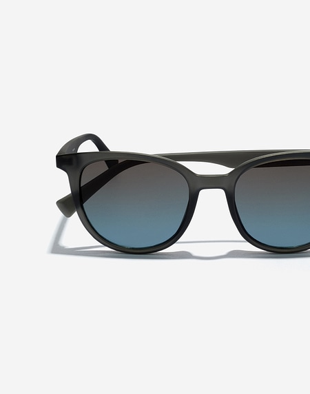 Sunglasses Hawkers B-TOWN - GREY STORM