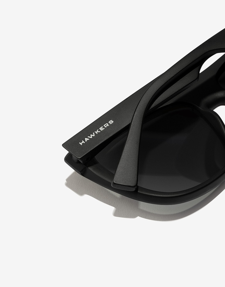 Sunglasses Hawkers BLACK CHROME RUNWAY