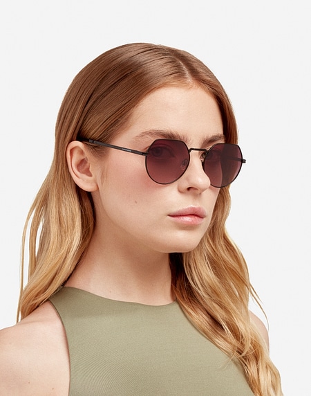 Nos Lunettes de Soleil Hawkers AURA - POLARIZED BLACK GRAPE