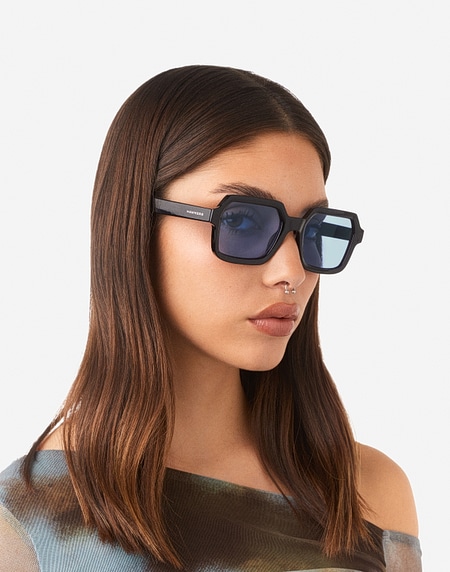 Nos Lunettes de Soleil Hawkers MINIMAL MAX - BLACK BLUEBERRY