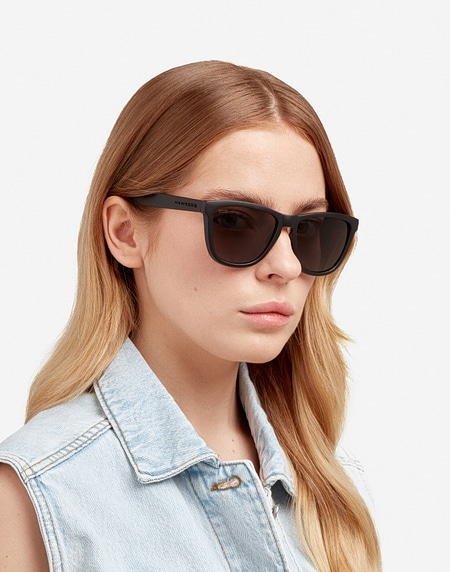 Sunglasses Hawkers CARBON BLACK DARK ONE