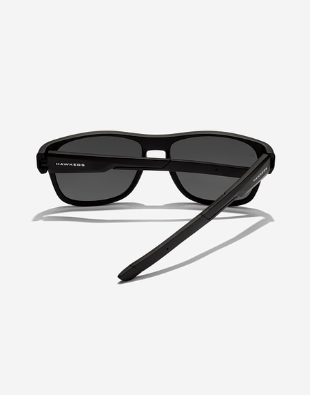 Lentes de sol Hawkers GRIP - POLARIZED BLACK DARK