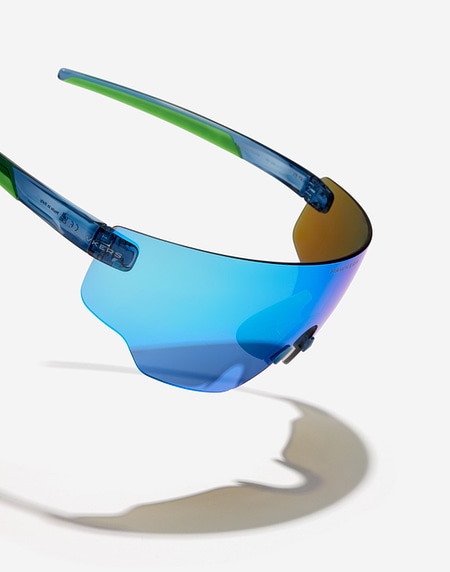 sports sunglasses Hawkers SPEED - BLUE SKY