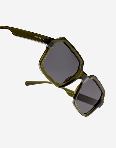 Nos Lunettes de Soleil Hawkers MINIMAL MAX - SAGE GREEN DARK