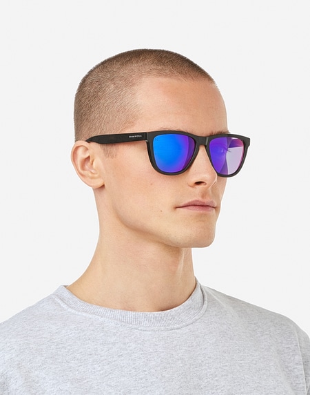 Sunglasses Hawkers DIAMOND BLACK - SKY ONE