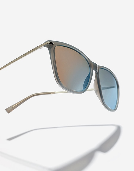 Sunglasses Hawkers ONE CROSSWALK - GREY BLUE CHROME