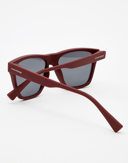 Nos Lunettes de Soleil Hawkers BURGUNDY DARK ONE LS