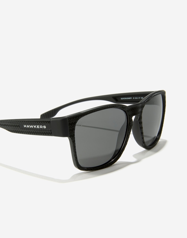 Sonnenbrille Hawkers CORE RAW CARBON FIBER - POLARIZED BLACK DARK