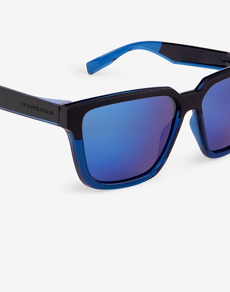 Sunglasses Hawkers BLACK BLUE CRYSTAL - SKY MOTION S STRONG