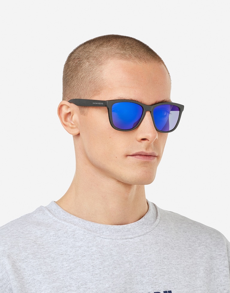 Sunglasses Hawkers CARBONO - SKY ONE