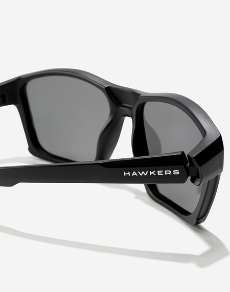 Sunglasses Hawkers SHARK - POLARIZED BLACK DARK