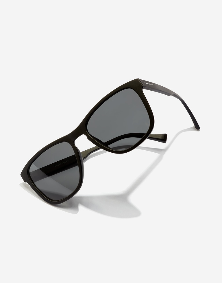 Sunglasses Hawkers ZHANNA - POLARIZED BLACK DARK