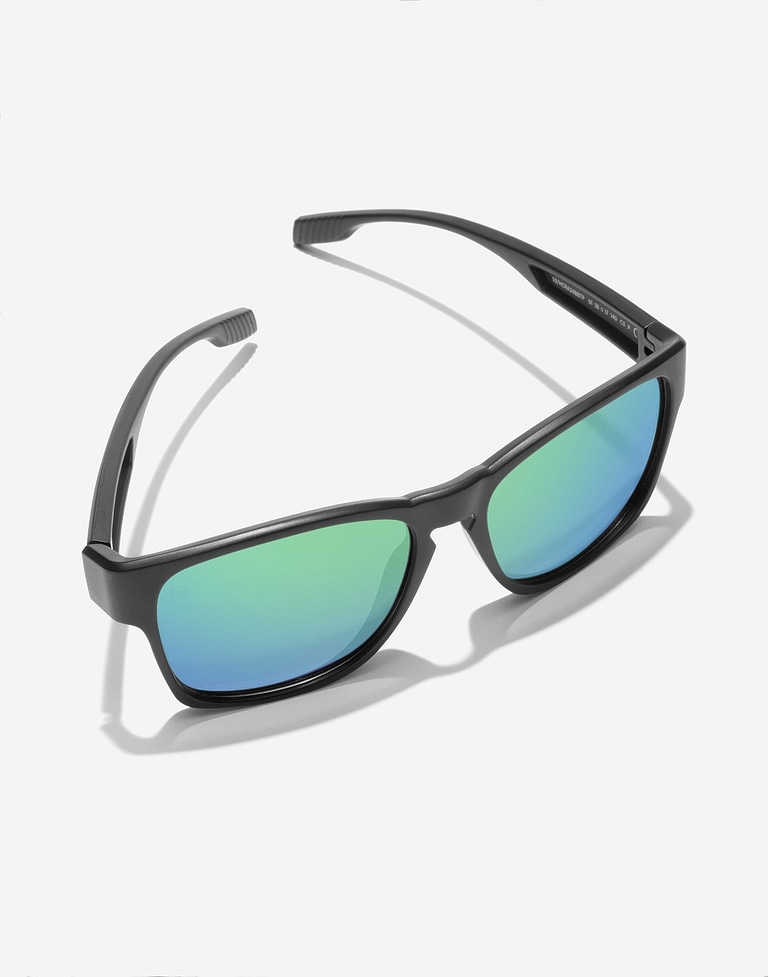 Sunglasses Hawkers CORE RAW - POLARIZED BLACK EMERALD