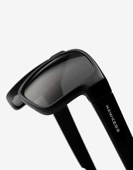 Sunglasses Hawkers FASTER - BLACK DARK