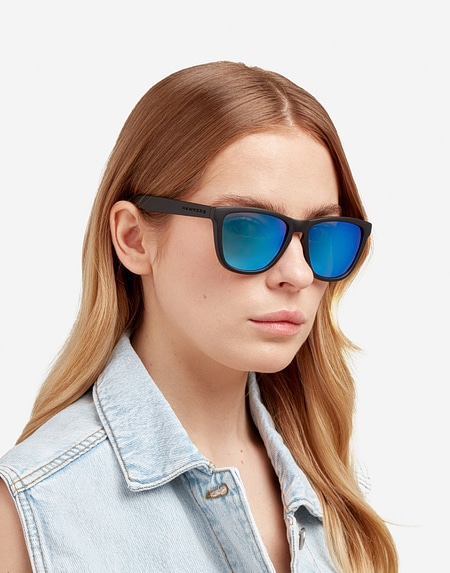 Sunglasses Hawkers CARBON BLACK EMERALD ONE​ XL