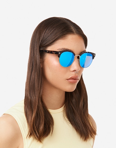 Sunglasses Hawkers NEW CLASSIC ROUNDED - POLARIZED BLUE