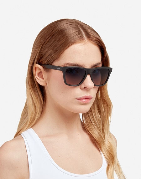 Sunglasses Hawkers ONE LS RAW - POLARIZED BLACK SLATE PEACH