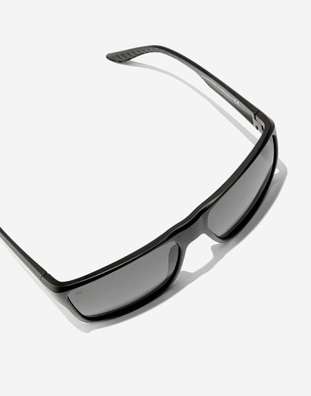 Sunglasses Hawkers EDGE XL - POLARIZED BLACK DARK