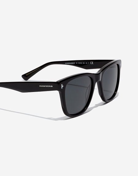 Sunglasses Hawkers ONE PAIR - POLARIZED BLACK DARK