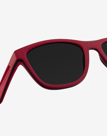 Sunglasses Hawkers RED BLACK RUBBER - DARK ONE S