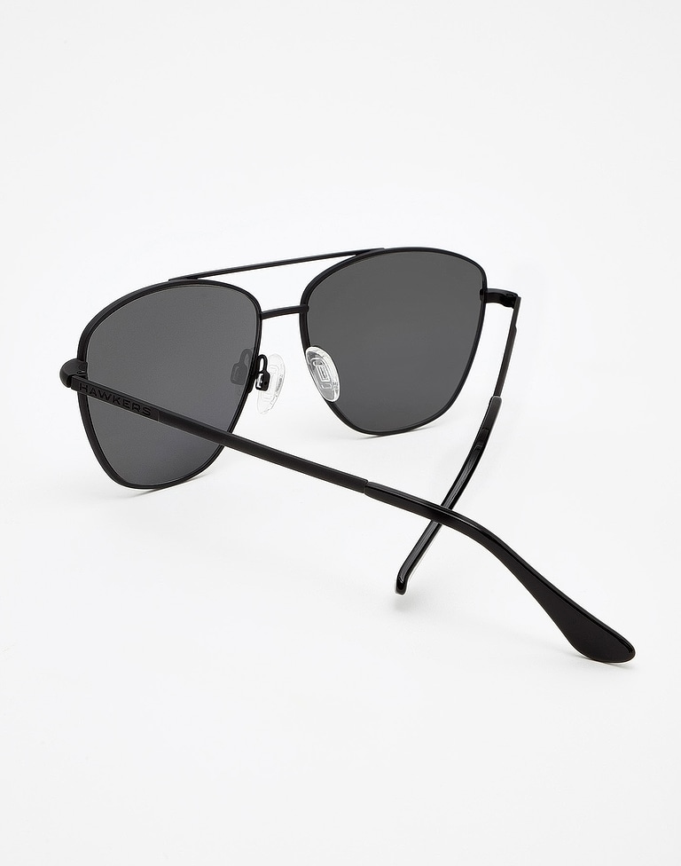 Nos Lunettes de Soleil Hawkers LAX - POLARIZED BLACK DARK
