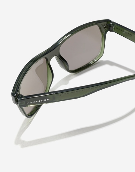 Nos Lunettes de Soleil Hawkers ONE VENM XS - DARK GREEN BEIGE