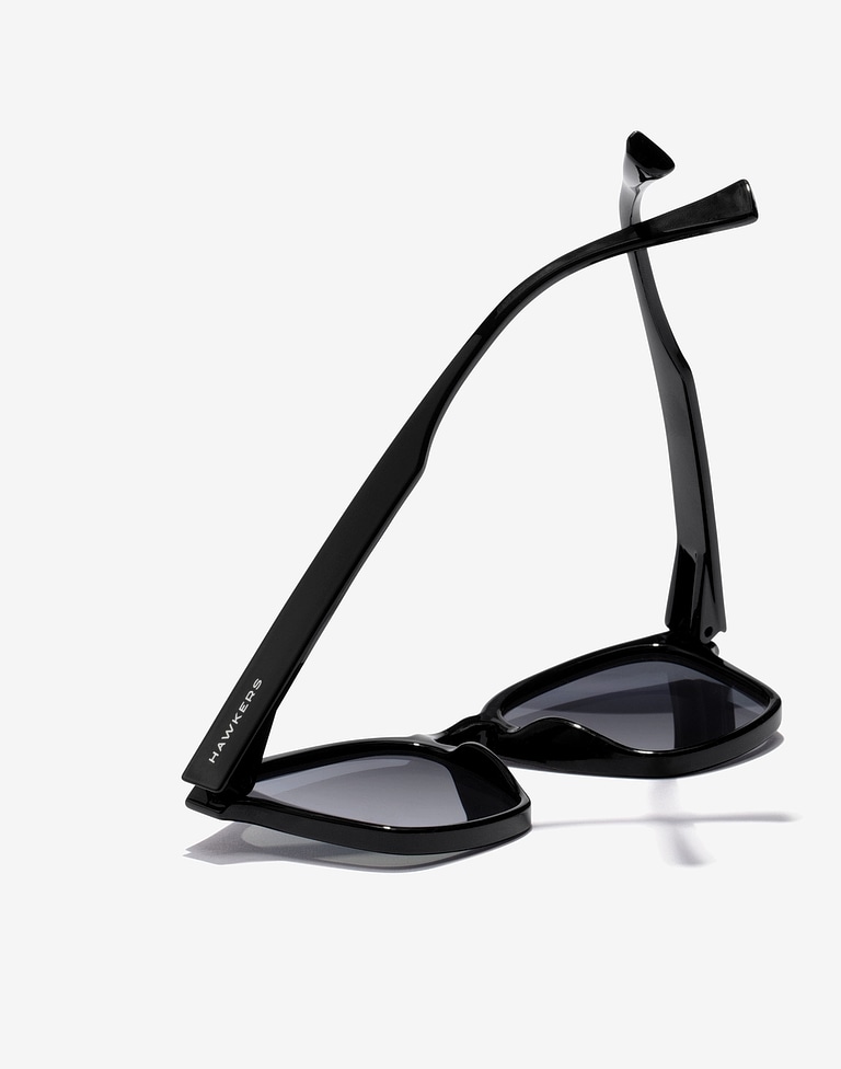 Sunglasses Hawkers BLACK CHROME CLASSY