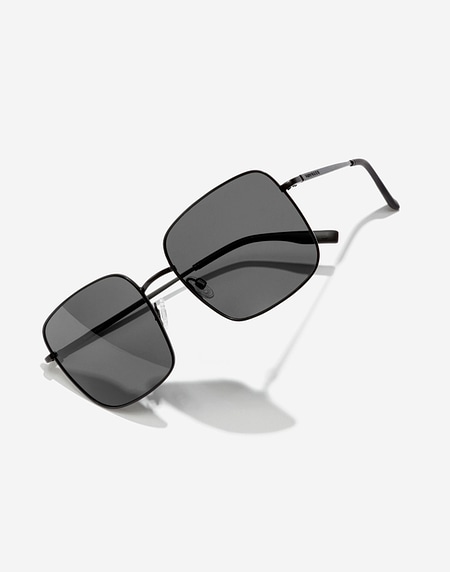Sunglasses Hawkers ROYAL FLUSH - POLARIZED BLACK DARK