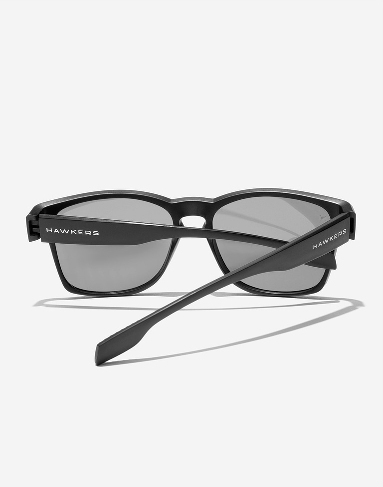 Sunglasses Hawkers CORE RAW - POLARIZED BLACK EMERALD