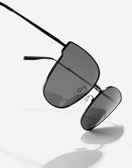 Sunglasses Hawkers SHOWDOWN XL - POLARIZED BLACK