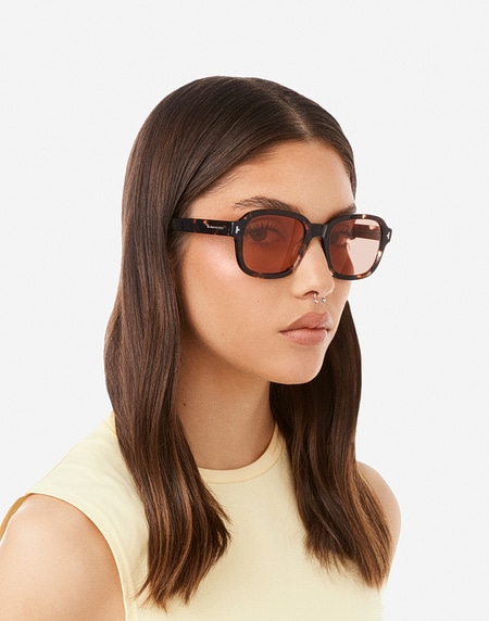 Sunglasses Hawkers TWIST - RED OBSIDIAN SANDSTONE