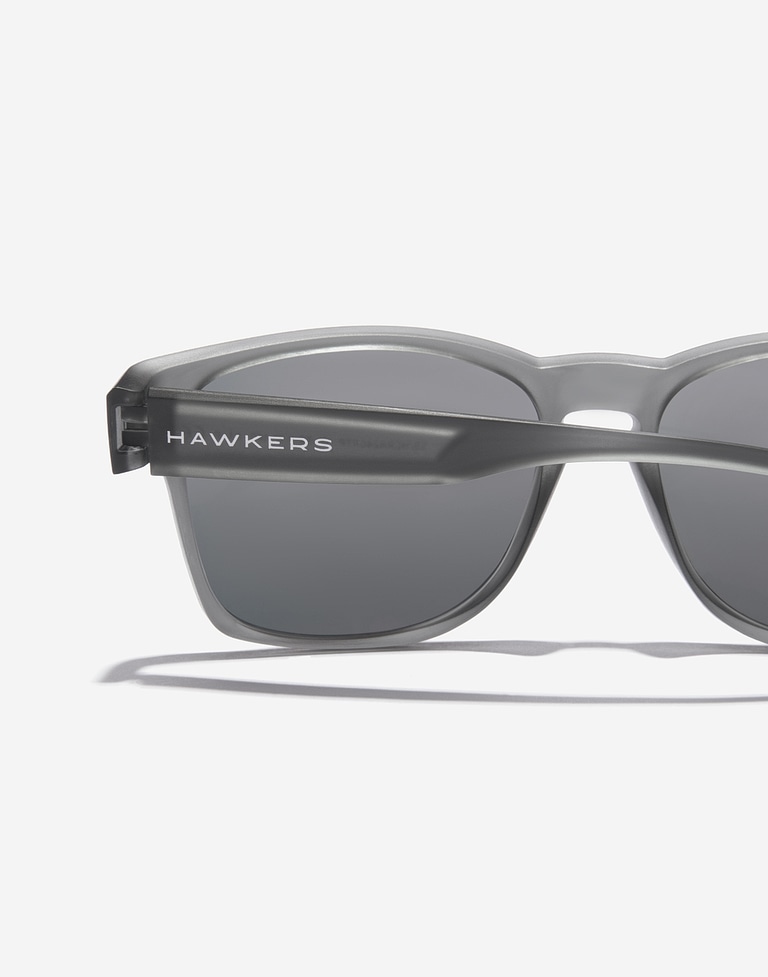Occhiali da sole Hawkers CORE RAW - POLARIZED GREY RUBY