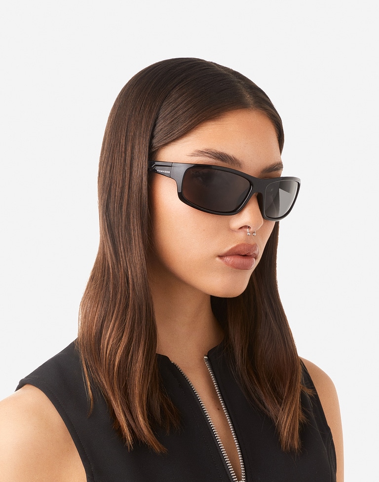 Sunglasses Hawkers BOOST - POLARIZED BLACK DARK
